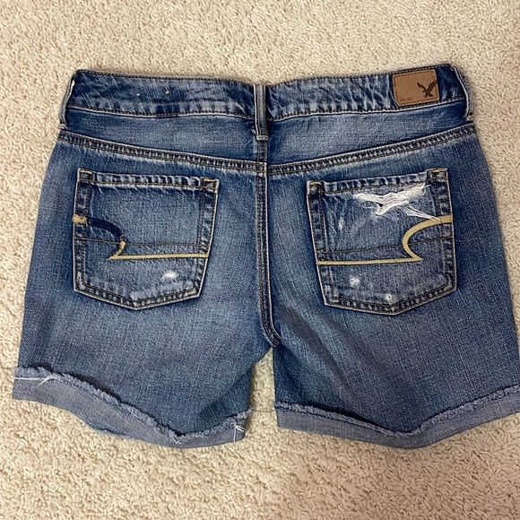American Eagle Distressed and paint splattered to girl jean shorts size 2 - Picture 2 of 3